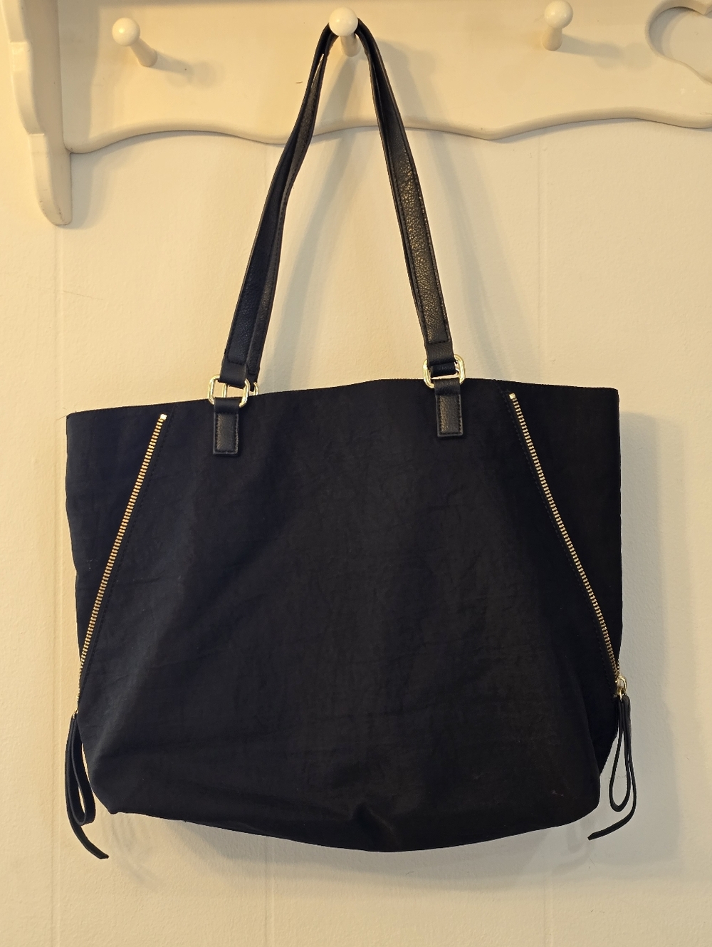 Banana Republic Black Nylon Shoulder Tote-Large Capacity-Gold Accents